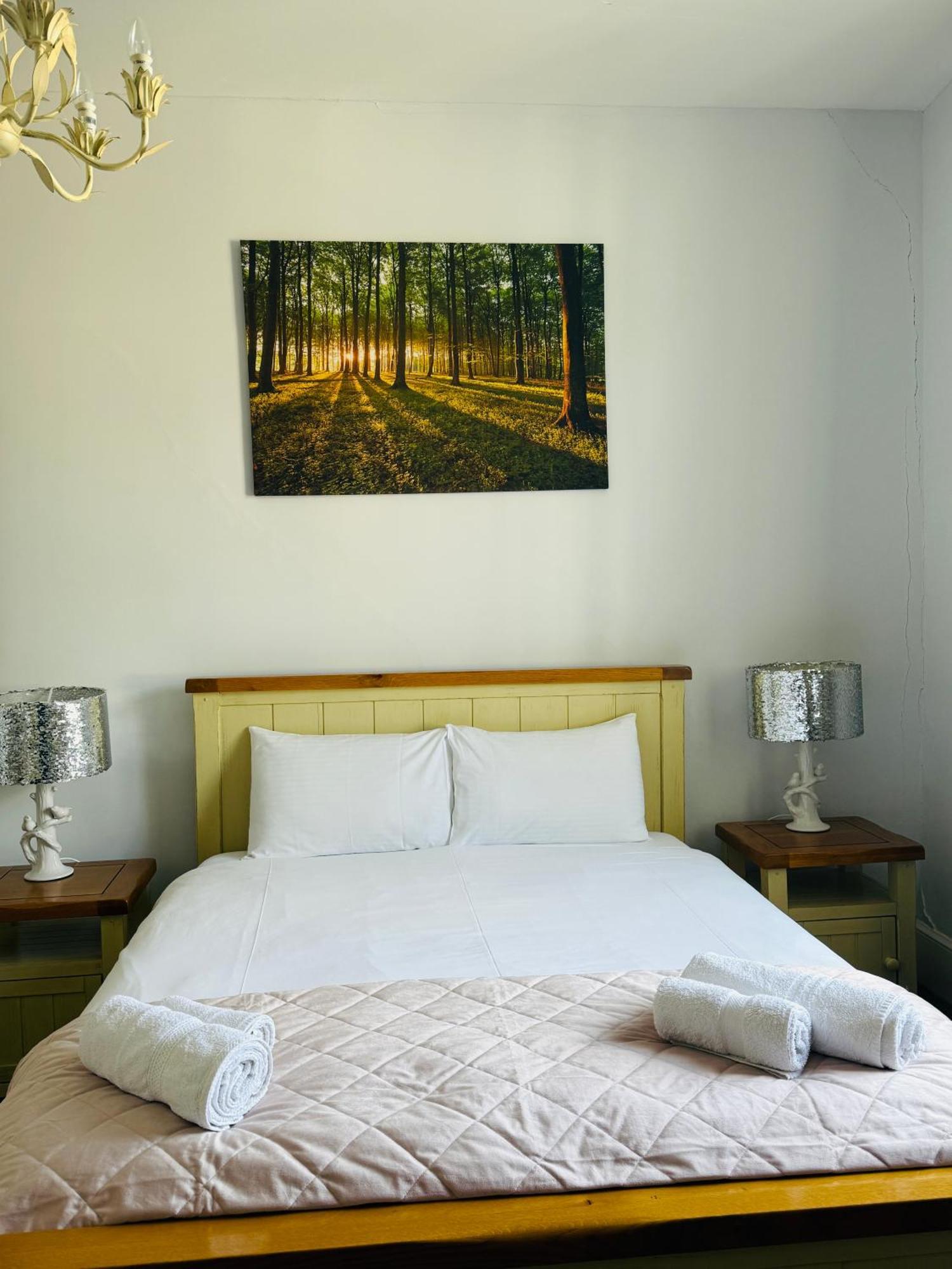 The Vale Hotel Cricklade Room photo