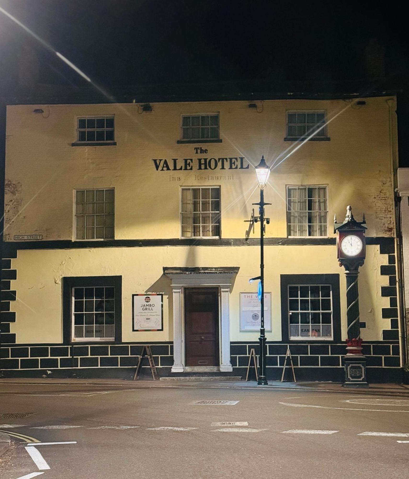 The Vale Hotel Cricklade Exterior photo