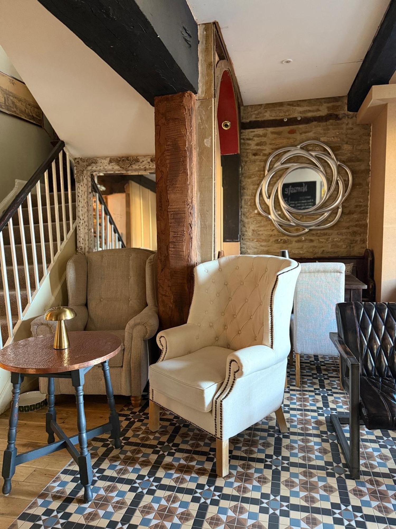 The Vale Hotel Cricklade Exterior photo